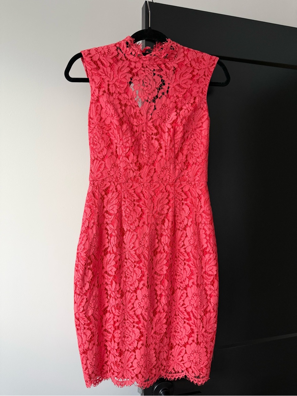 Vince Camuto Coral Lace Open Back Cocktail Dress – Size 2